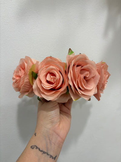 CORONA ROSAS SALMÓN