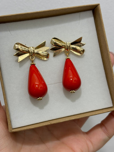 PENDIENTES LAZO ROJO